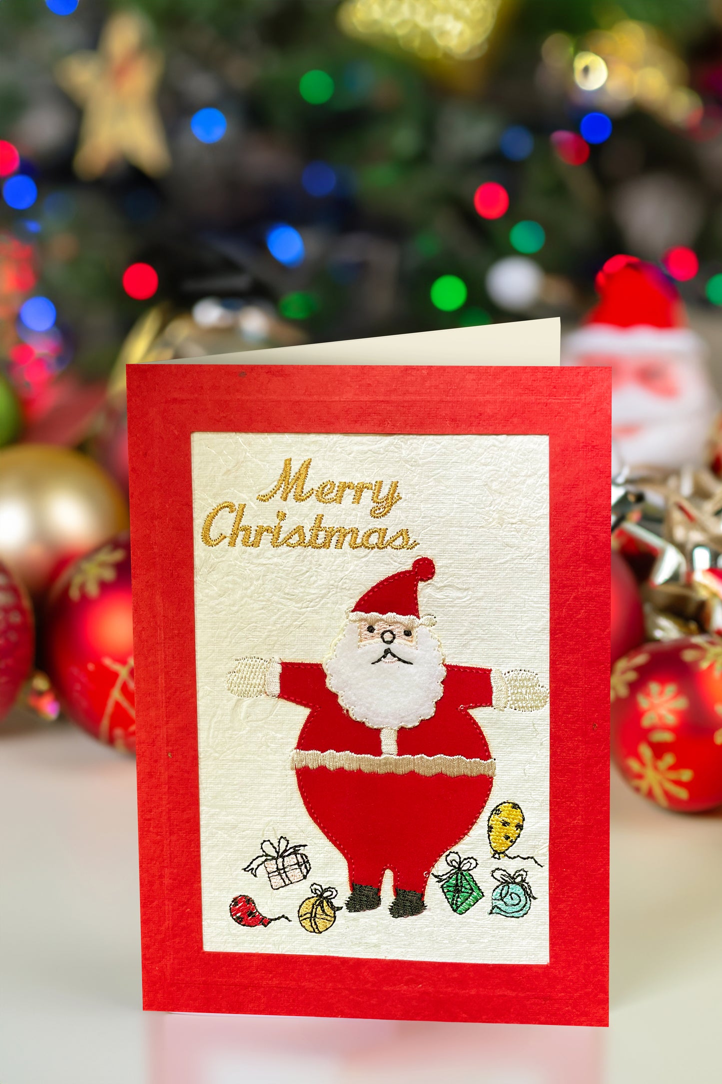 Santa’s Big Hug – A Cheerful Embroidered Greeting